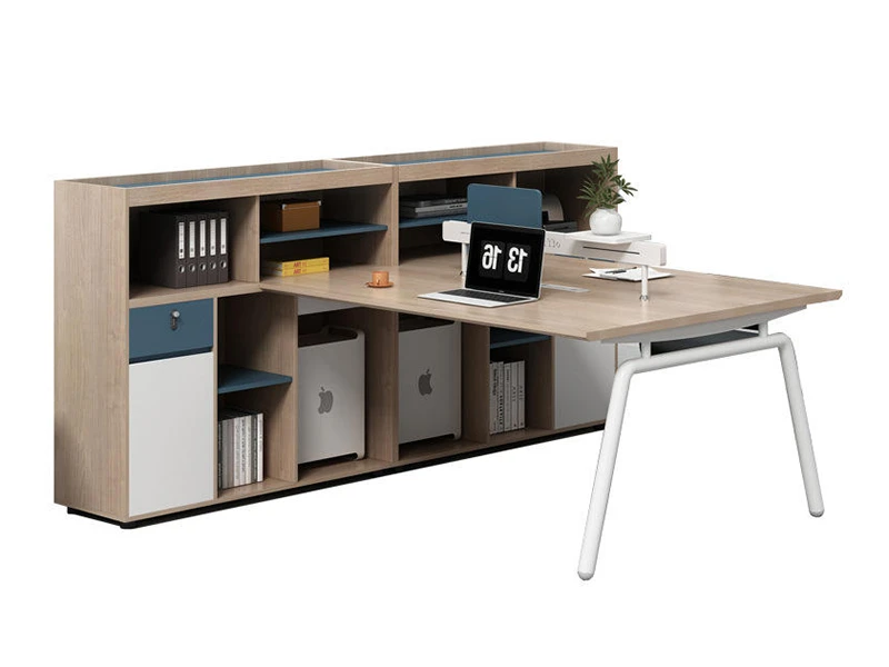 Poste de travail de bureau moderne pour deux personnes avec &eacute;tag&egrave;res de rangement