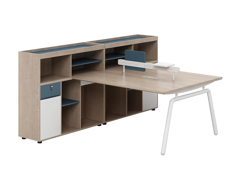 Poste de travail de bureau moderne pour deux personnes avec &eacute;tag&egrave;res de rangement