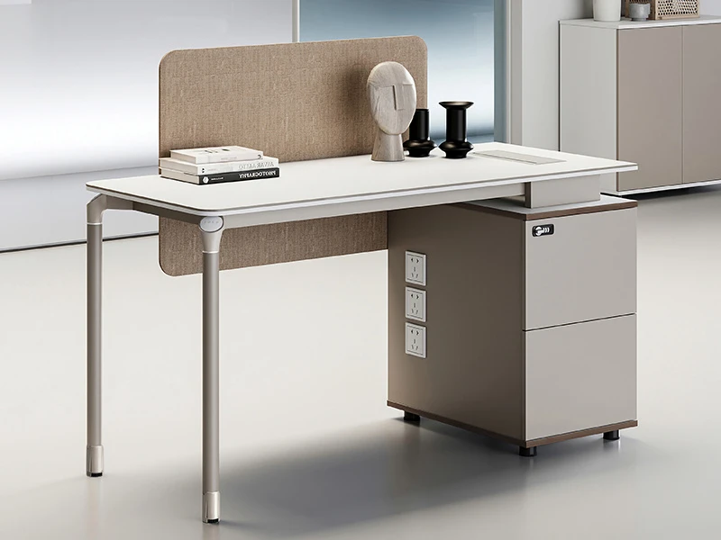 Bureau de poste de travail moderne avec &eacute;cran de confidentialit&eacute; et armoire de rangement