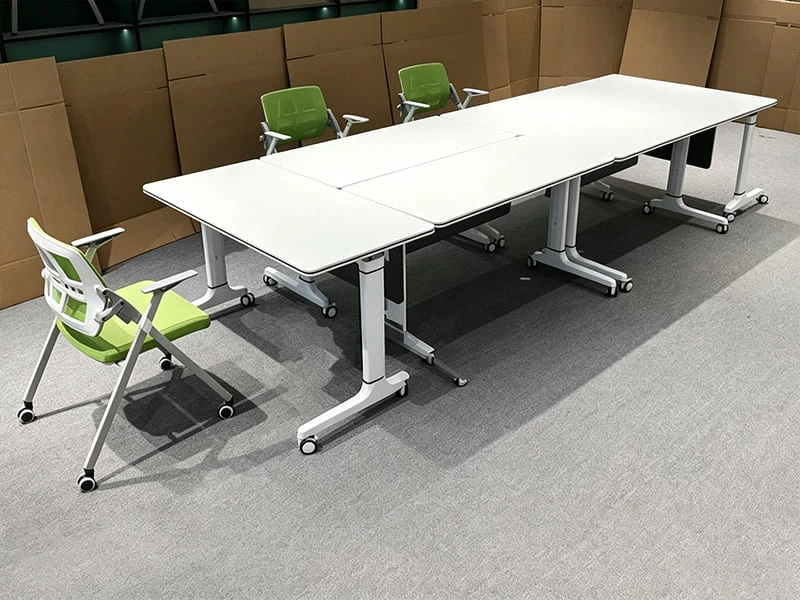 Table de formation moderne rabattable avec roulettes pour salles de r&eacute;union