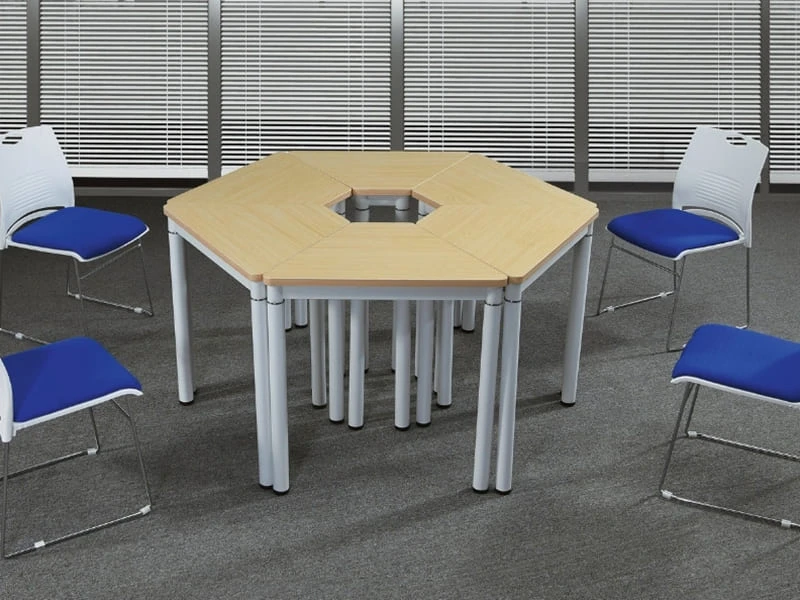 Table de formation Triangle Office pour l'apprentissage collaboratif