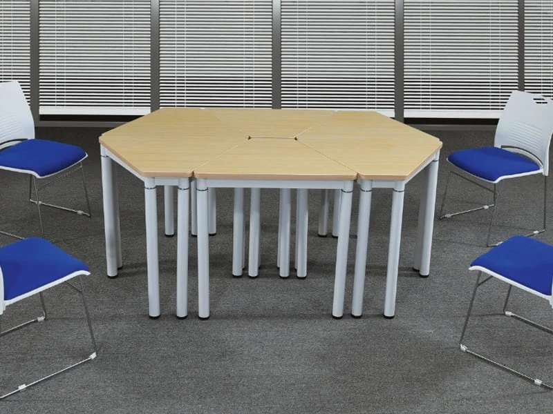 Table de formation Triangle Office pour l'apprentissage collaboratif