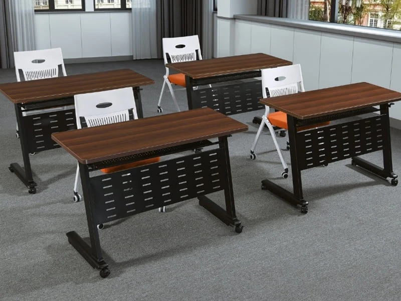 Table de formation gigogne commerciale rabattable avec panneau de modestie