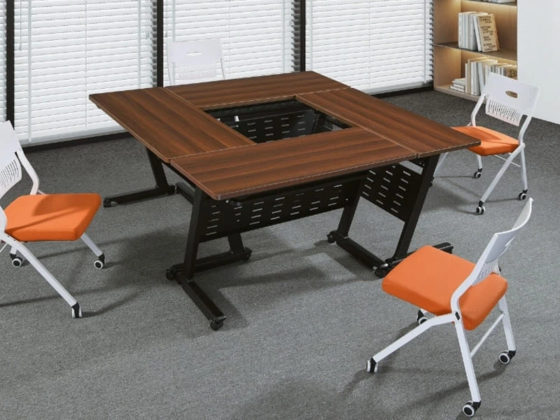 Table de formation gigogne commerciale rabattable avec panneau de modestie