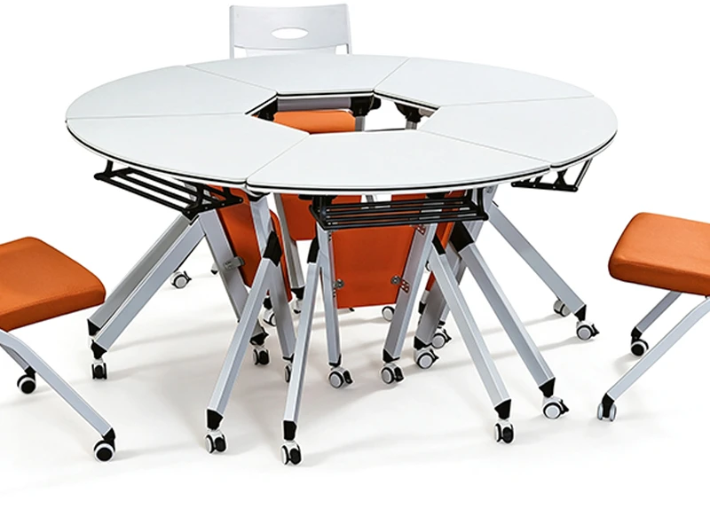 Table d'entra&icirc;nement triangulaire rabattable avec roulettes | LINRAY