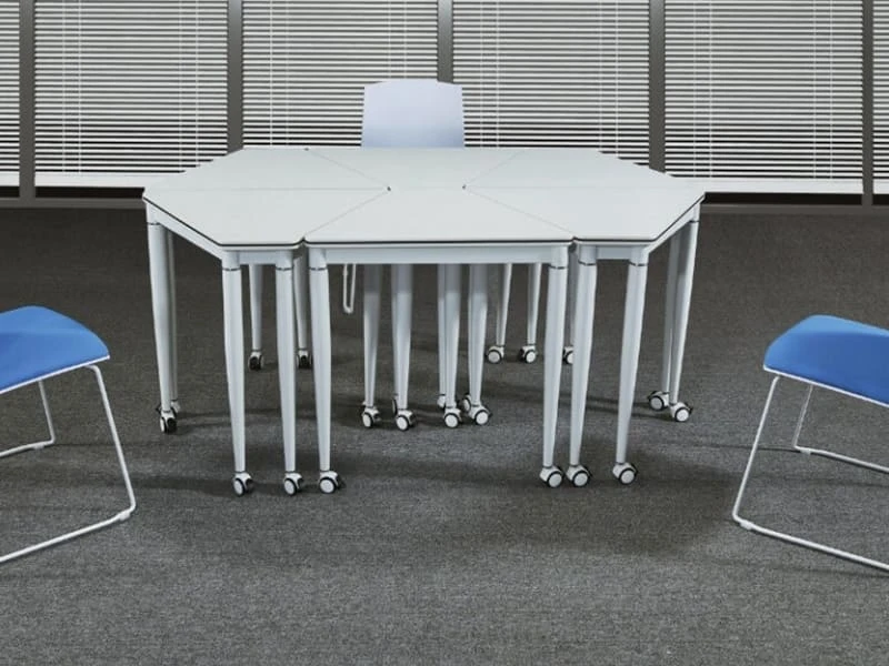Table de formation modulaire Triangle pour espaces de r&eacute;union