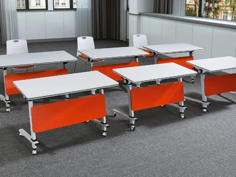 Table d'entra&icirc;nement gigogne rabattable avec roulettes pour espaces flexibles