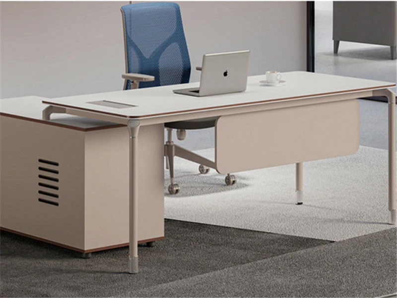 Bureau d'ordinateur ex&eacute;cutif minimaliste avec tiroir et amplificateur. Armoire lat&eacute;rale