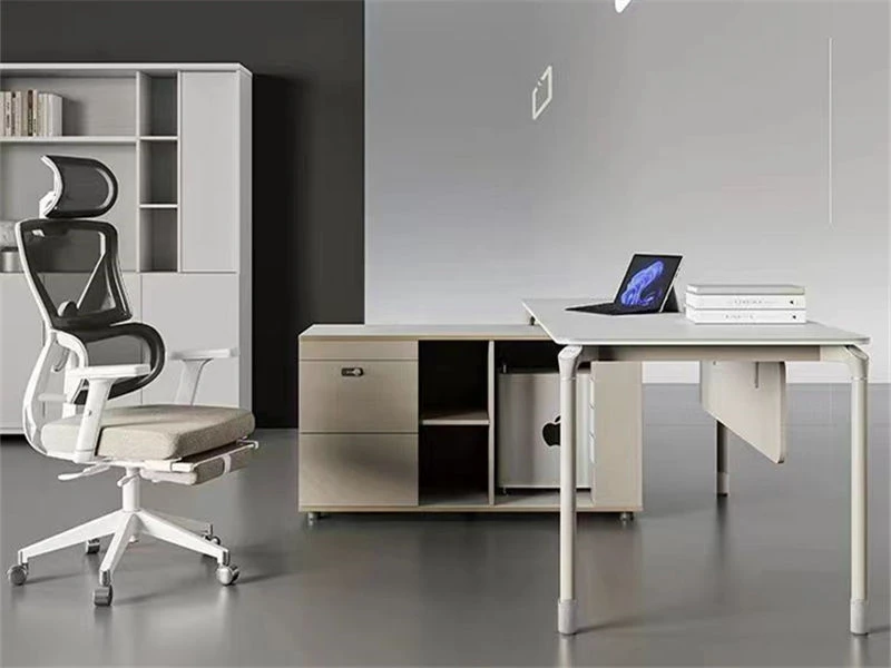 Bureau d'ordinateur ex&eacute;cutif minimaliste avec tiroir et amplificateur. Armoire lat&eacute;rale