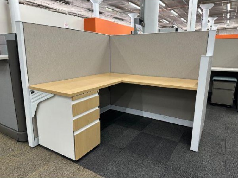 Quelles sont les principales marques de bureaux pour les intérieurs modulaires ?